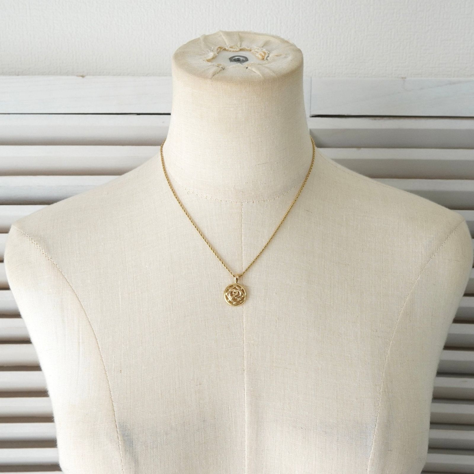 クリスチャン ディオール CDロゴ サークル GP ゴールド ネックレス