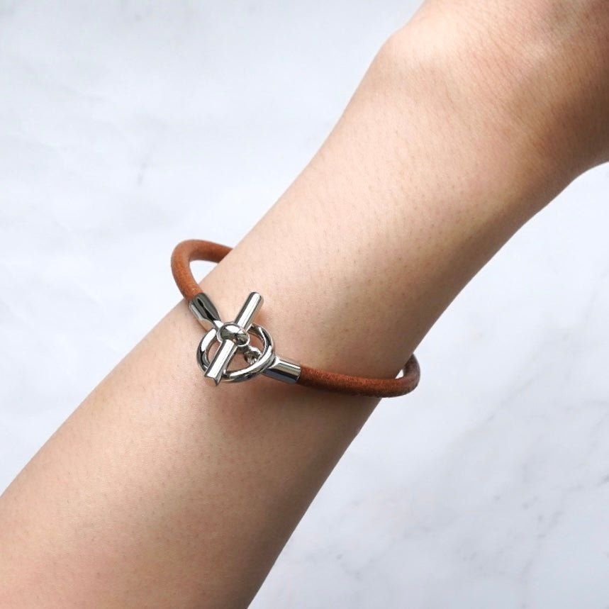美品　HERMES グレナン　レザー ブレスレット　ブラウン シルバー金具 エルメス グレナン レザー ブレスレット ブラウン / シルバー - メルカリ