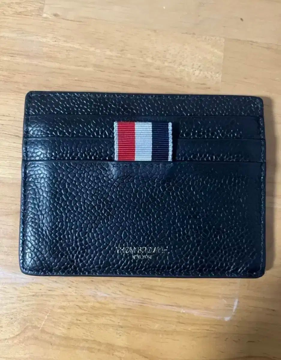 トム ブラウン カードウォレット ブラック 三本ストライプ