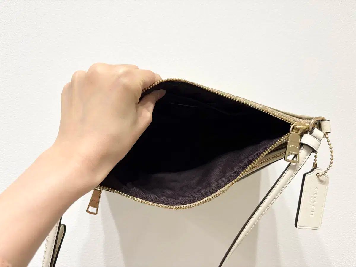  COACH コーチ ポップアップポーチ クロスボディバッグ 着用X メッセンジャーバッグ ショルダーバッグ