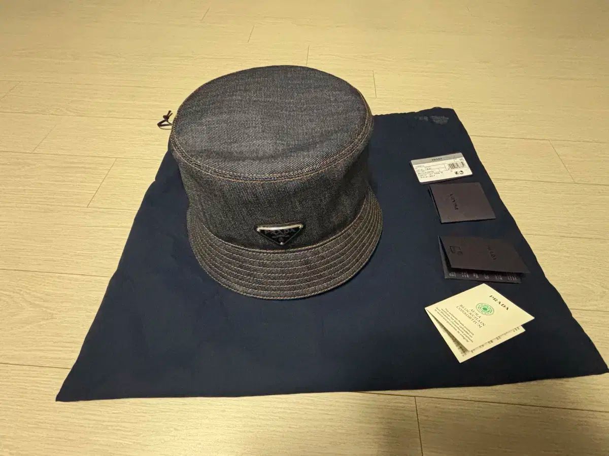 プラダ バケットハット (XXL) - メルカリ