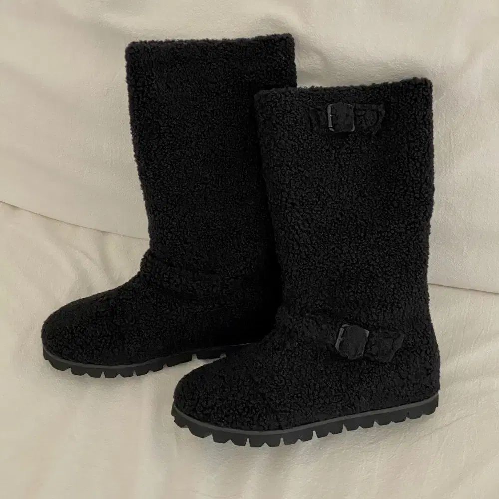 足暖かいバックル ボア