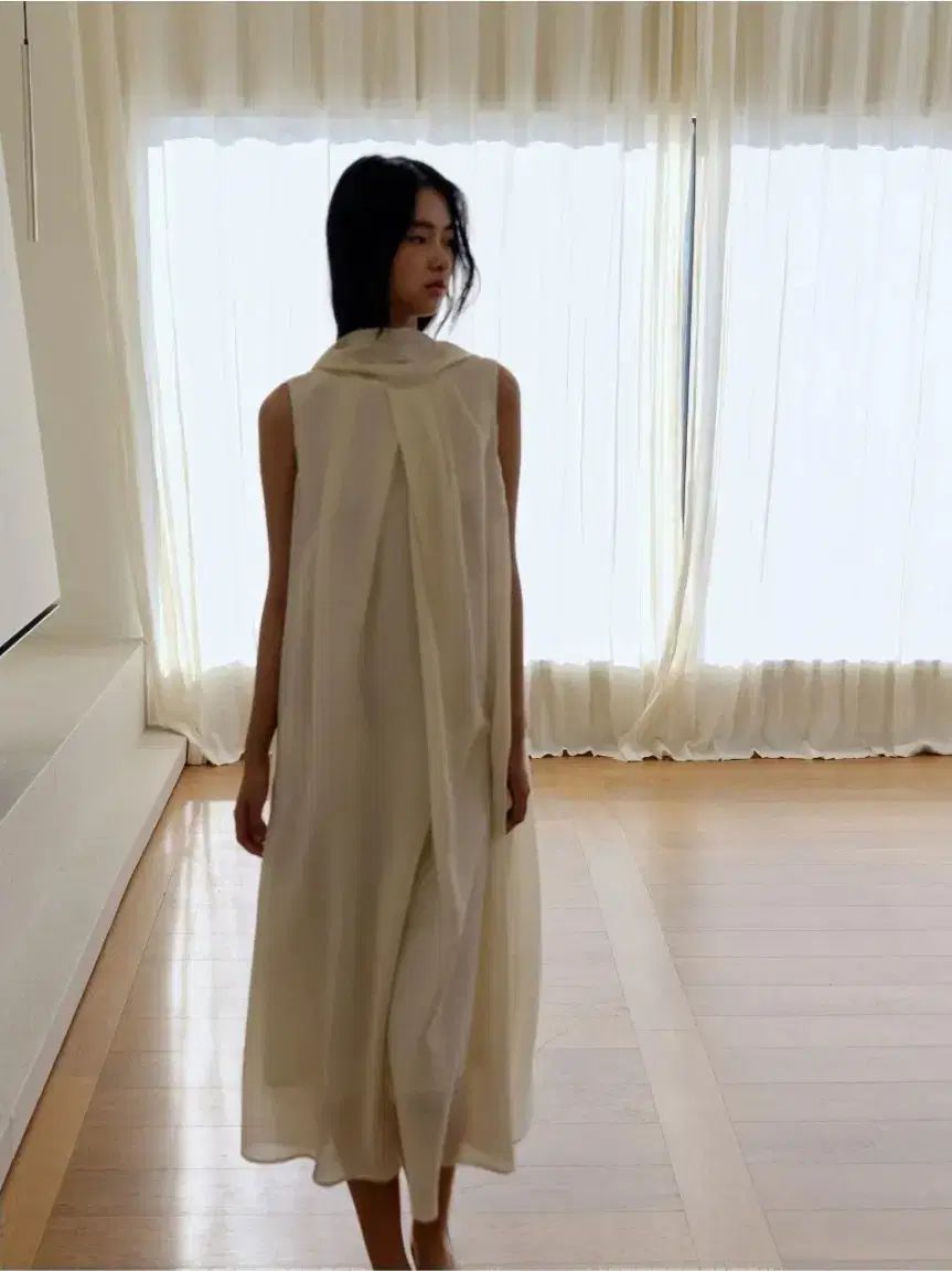 キンダーサルモン cecil scarf dress ecru