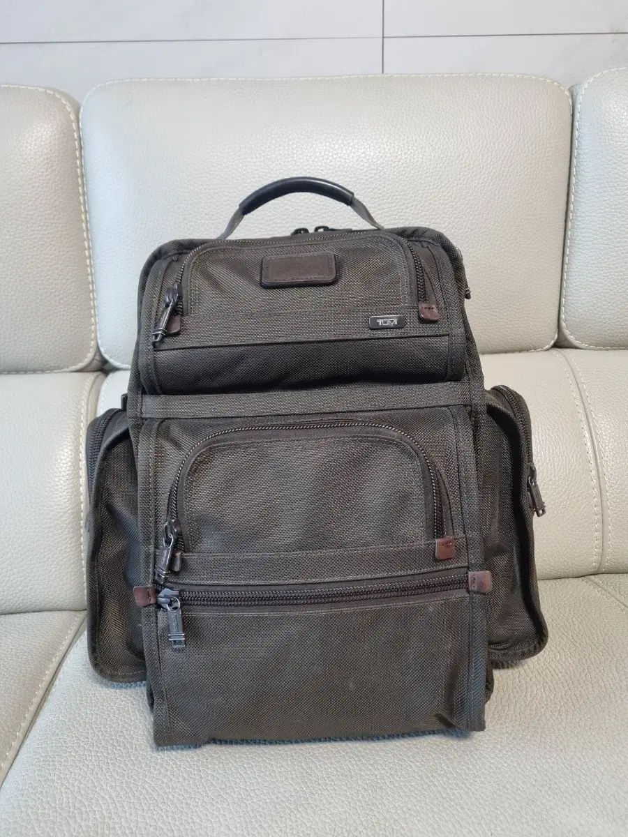 トゥミ Tパス バックパック ブラウン