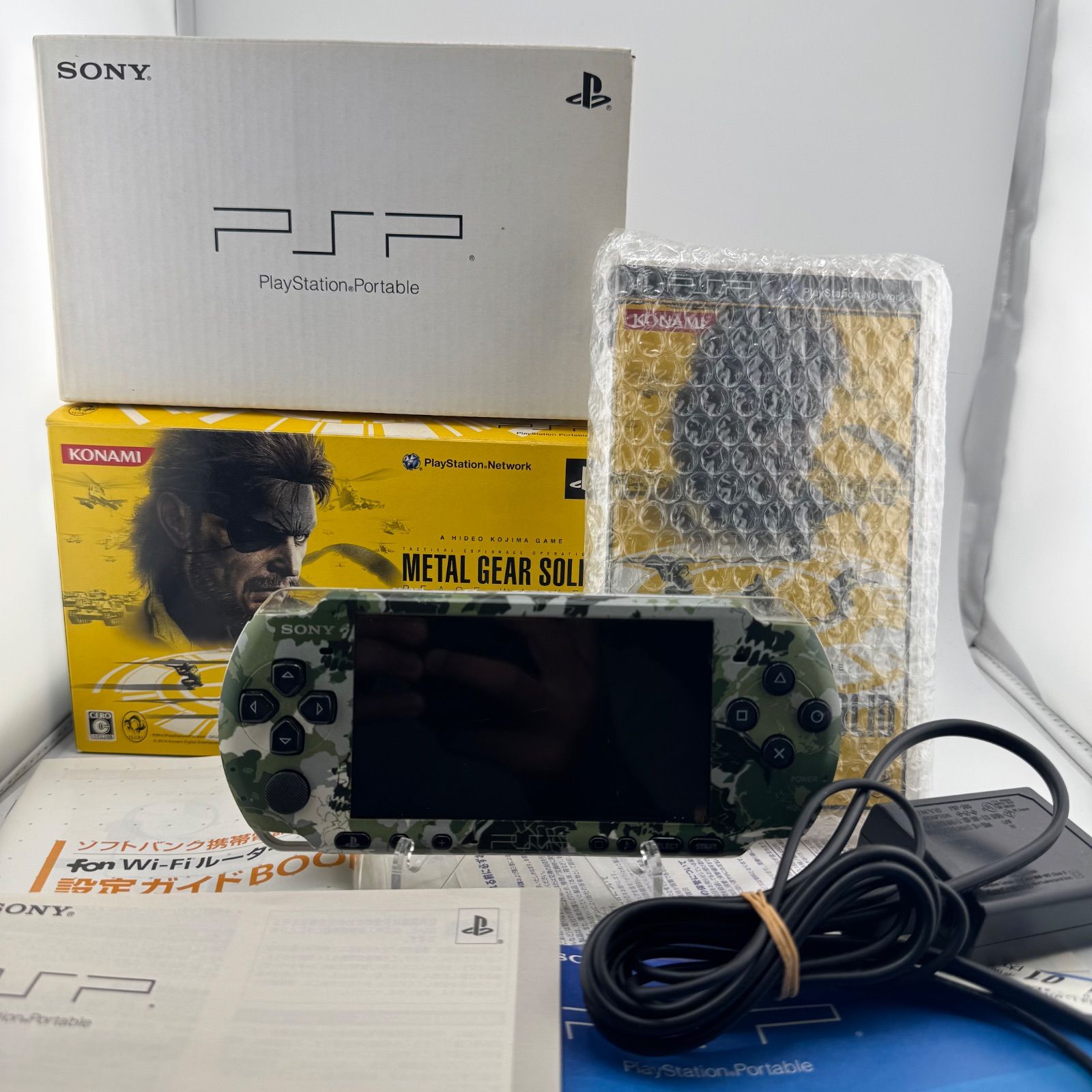 PSP-3000 METAL GEAR SOLID メタルギアソリッド PEACE WALKER 箱あり