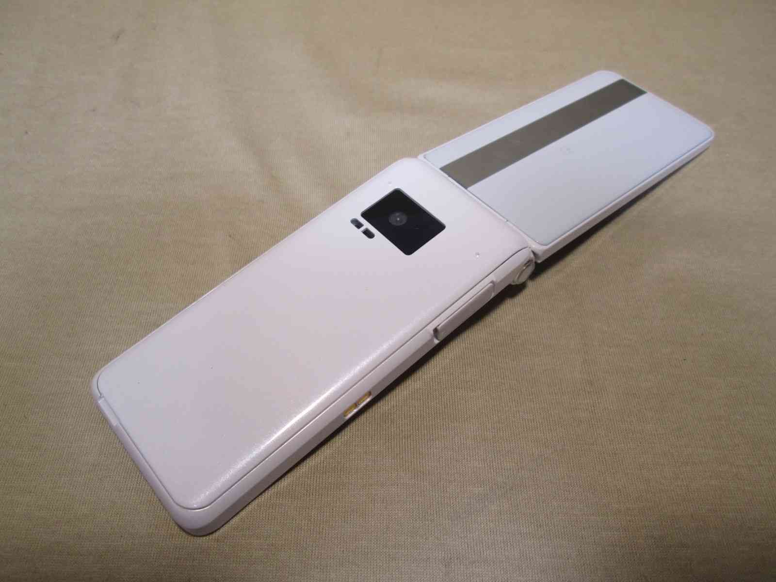 ガラケー P 01 J ホワイト ドコモ パナソニック 94430