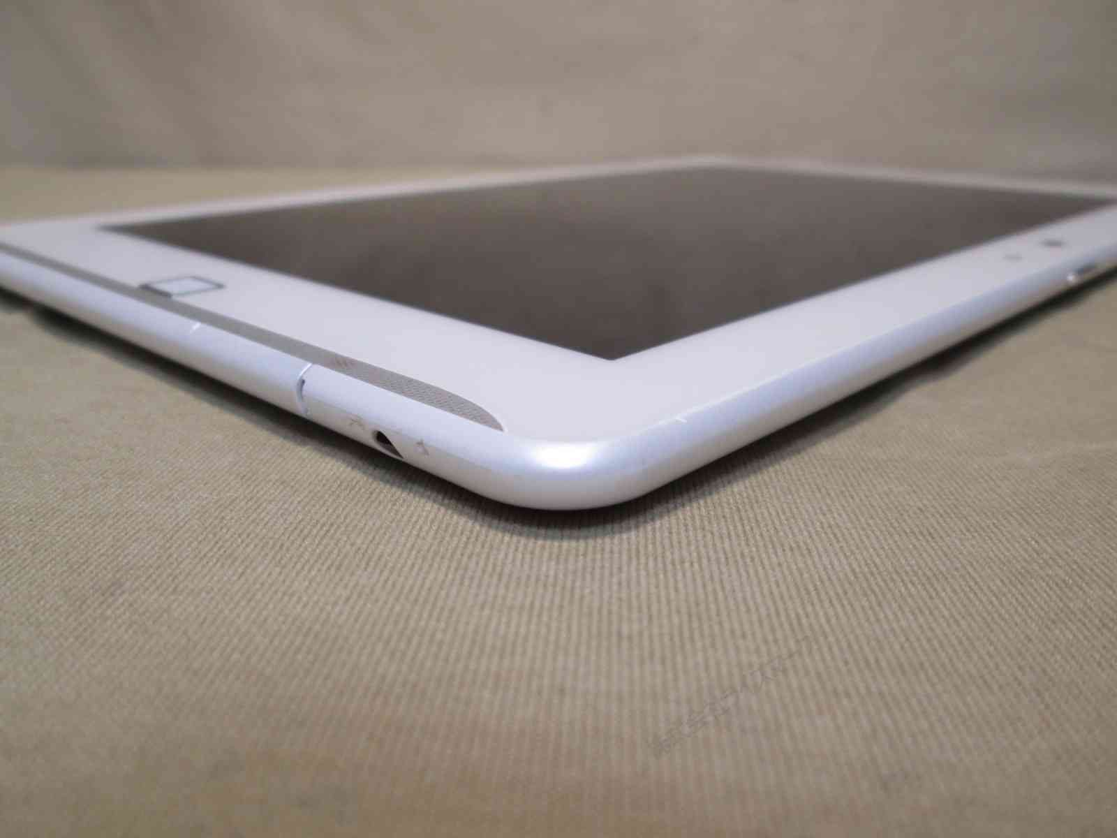 タブレット【F-02F】 ホワイト 【送料無料】 ドコモ 富士通 Android