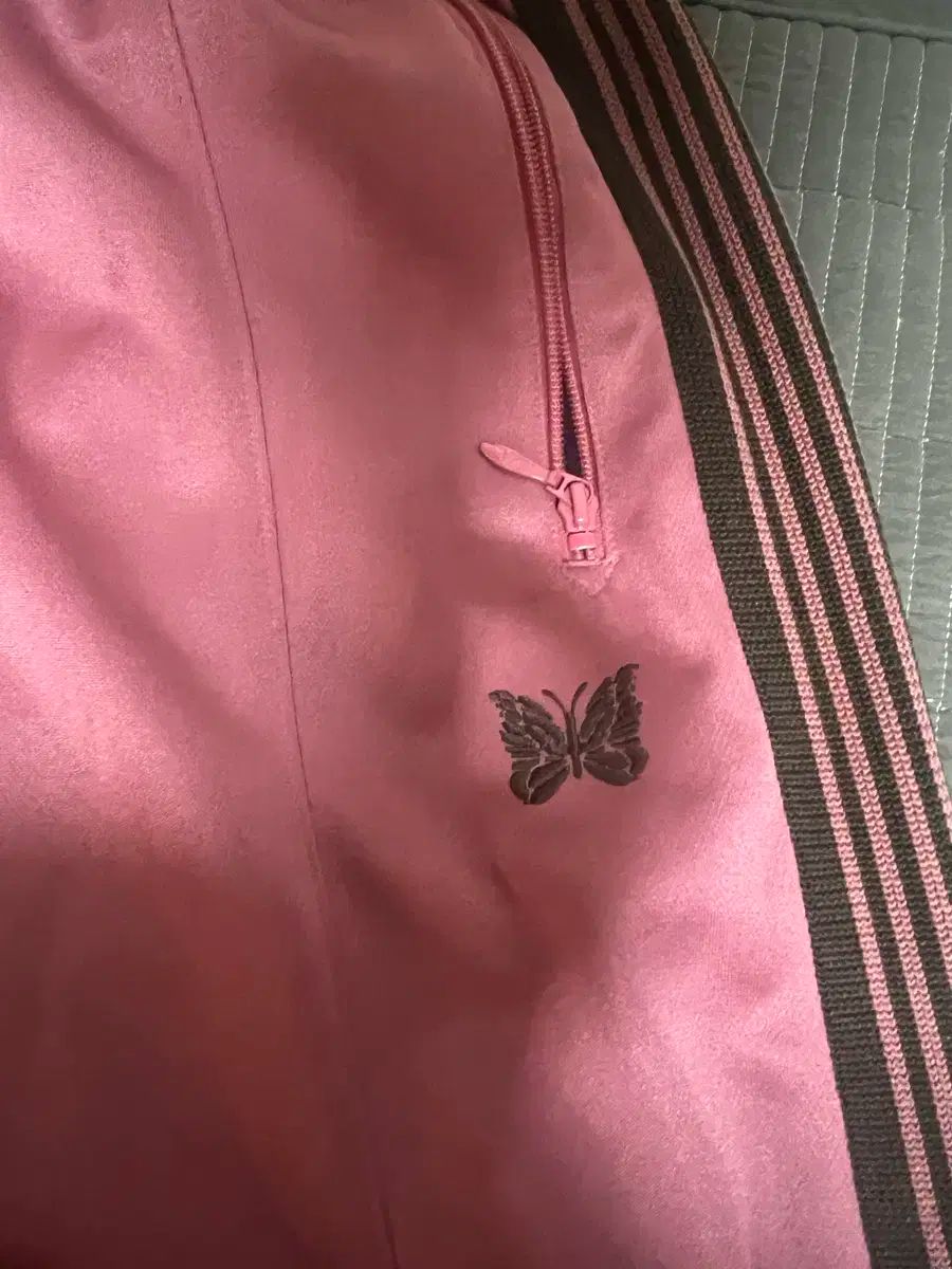 NEEDLES HDトラックパンツ スモークピンク