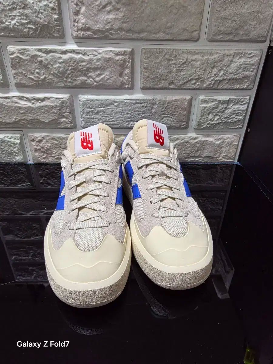 ニューバランス