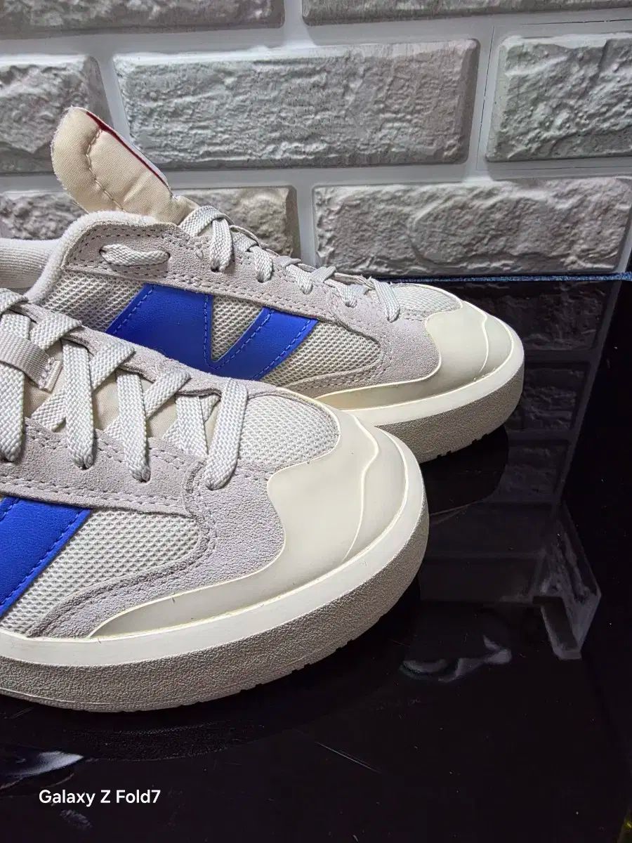 ニューバランス