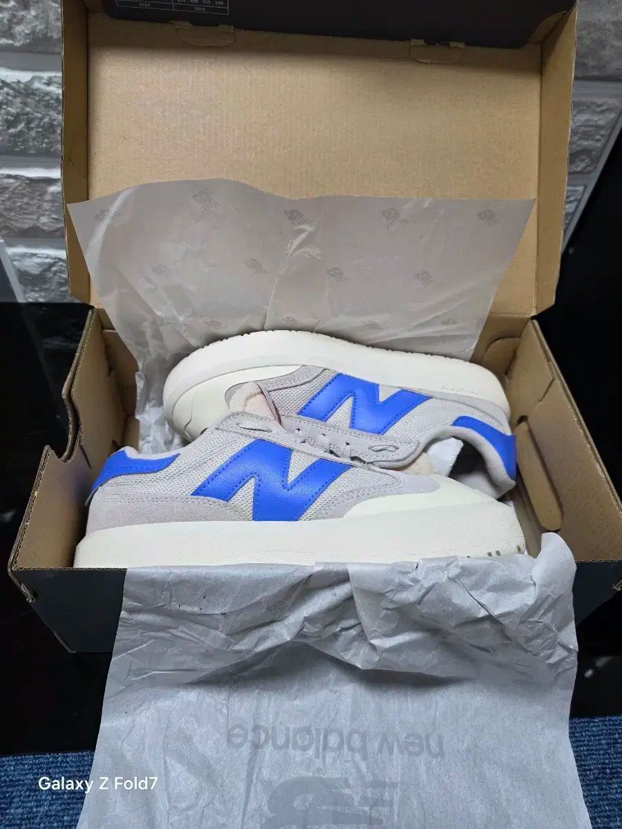 ニューバランス ct302rg 240mm