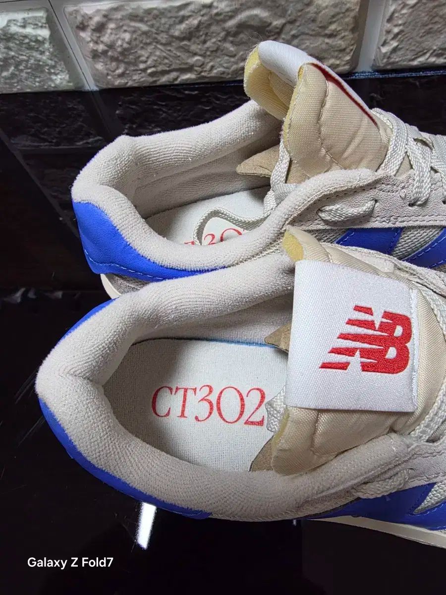 ニューバランス