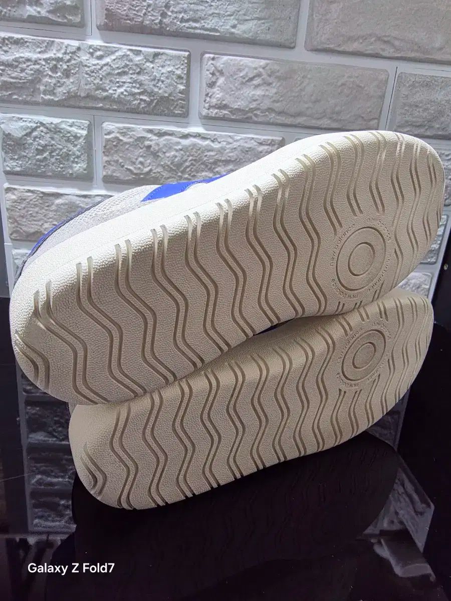 ニューバランス