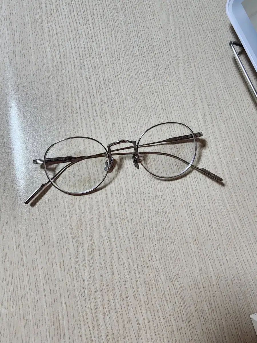 ジェントルモンスター LIBERTY x 02