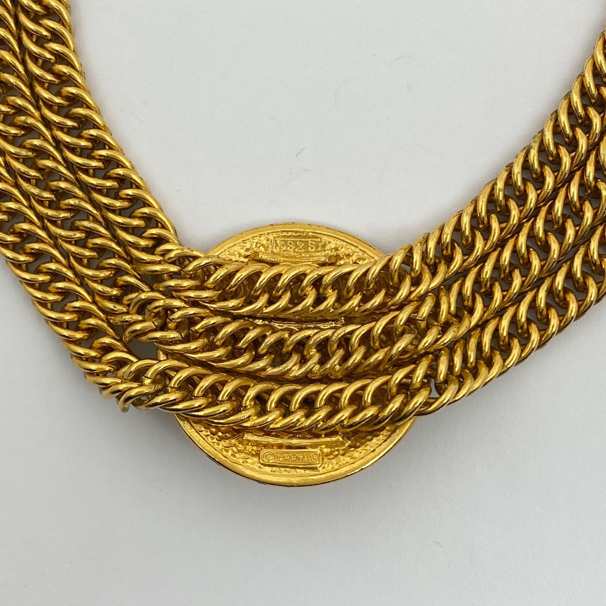 シャネル CHANEL ロゴ ネックレス 3連 GP ゴールド レディース