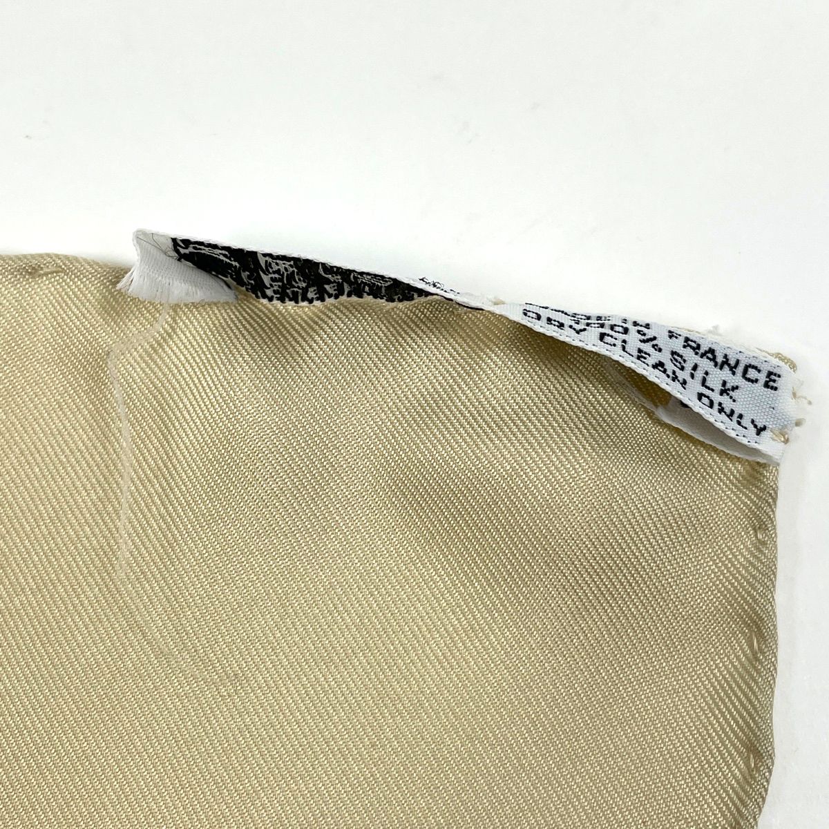  エルメス HERMES カレ 90 Au FIL de la SOIE 絹糸の赴くままに スカーフ シルク ベージュ レディース バンダナ スカーフ 小物