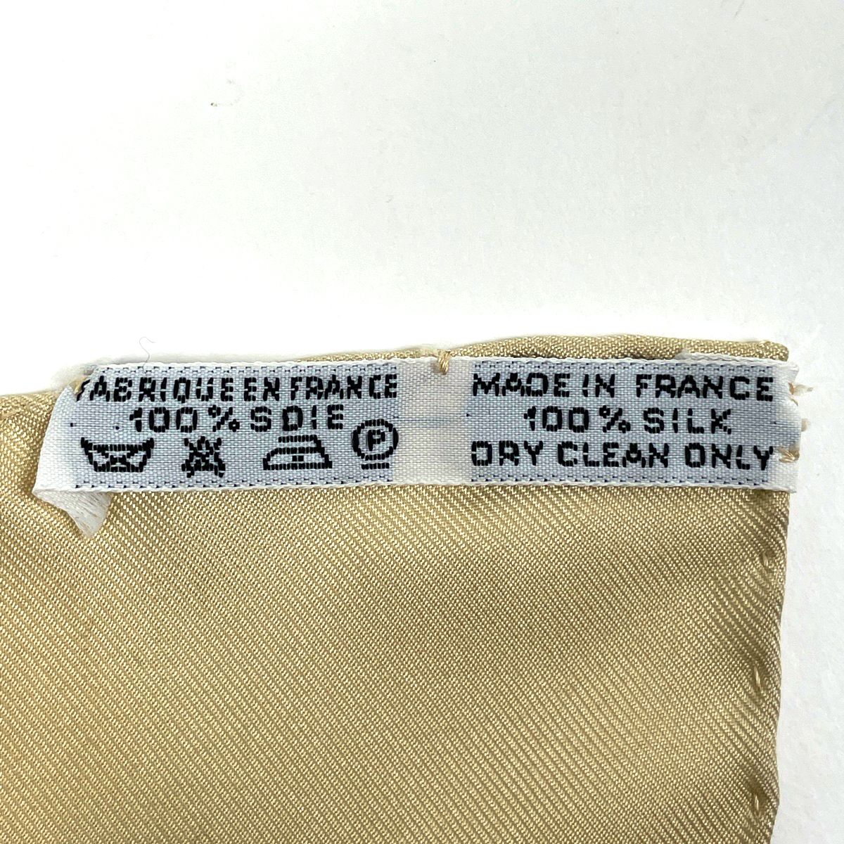 エルメス HERMES カレ 90 Au FIL de la SOIE 絹糸の赴くままに スカーフ シルク ベージュ レディース