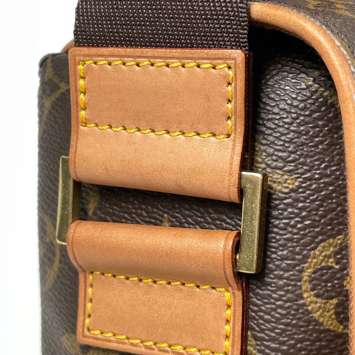 ルイ・ヴィトン Louis Vuitton アベス メッセンジャーバッグ 斜め掛け