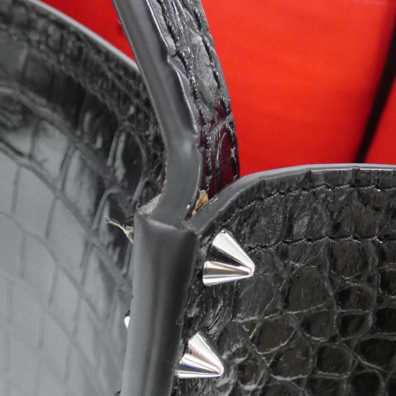 クリスチャンルブタン