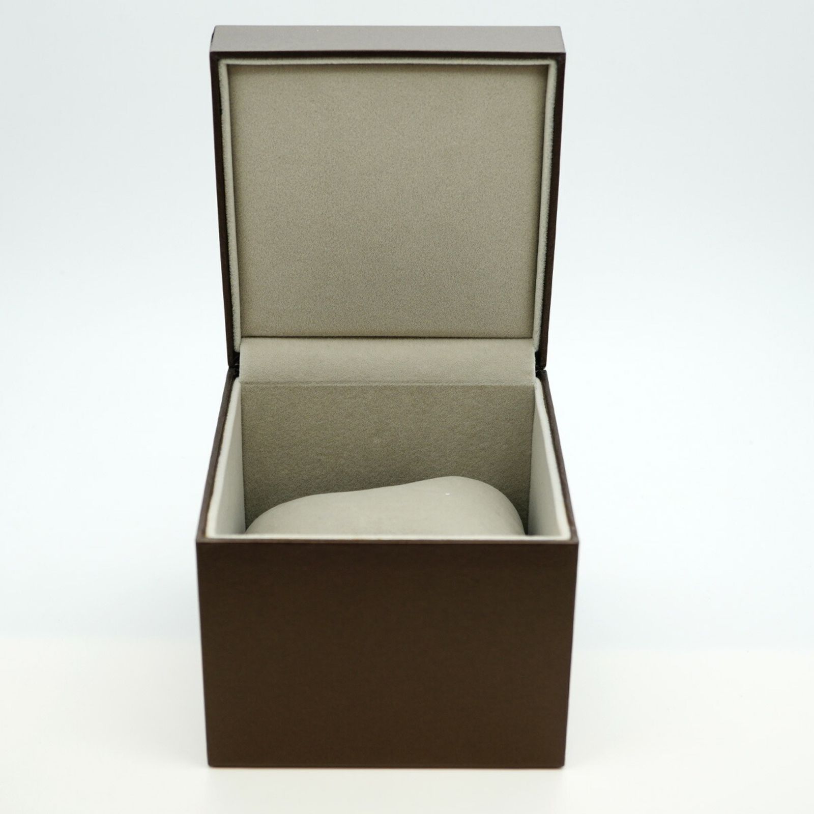 グッチ Gタイムレス 126 4 黒文字盤腕時計 メンズ