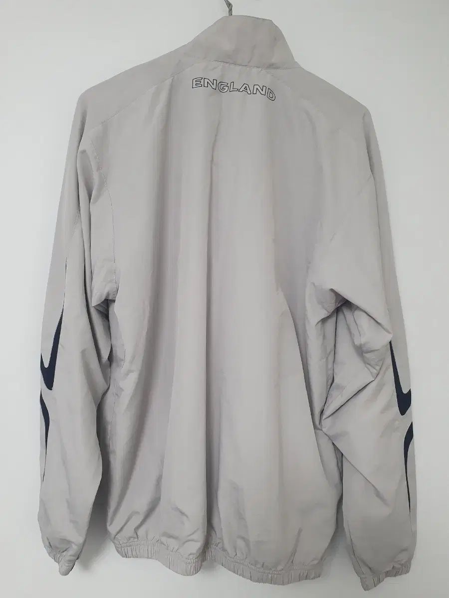 ウィンドブレーカー ジャケット