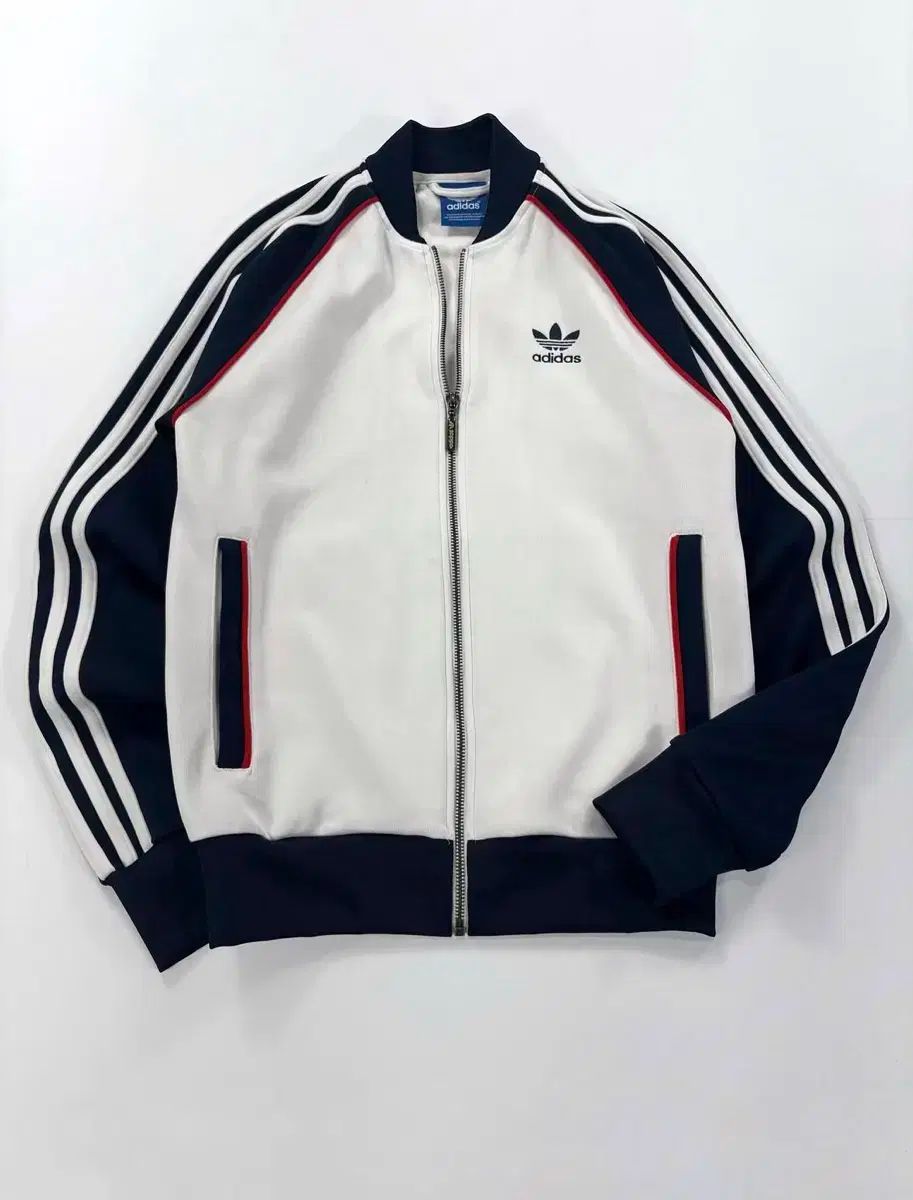 アディダス 白 バイ ジャージ