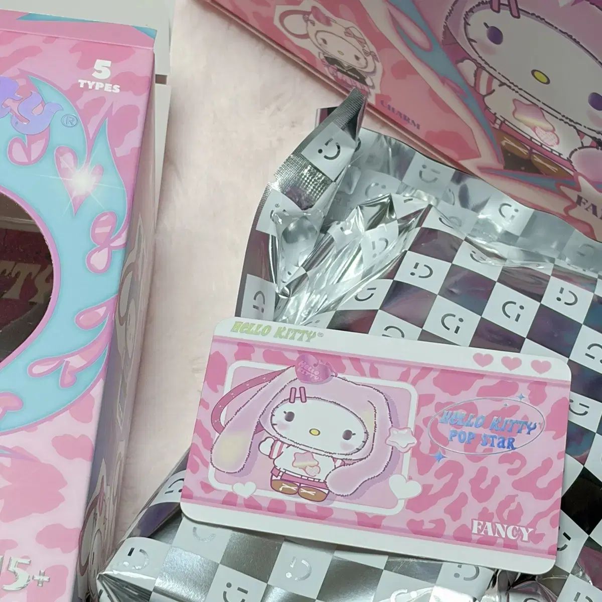 MINISO ハローキティ ポップスター ファンシー ぬいぐるみ