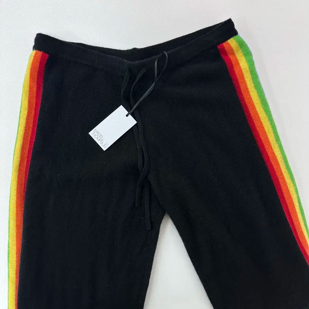 マドレーヌ トムソン カシミア ブラック レインボー パンツ M J20