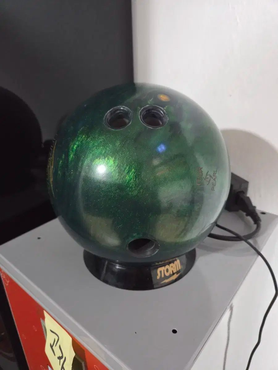 アイキュー エメラルド 14パウンド ボーリング