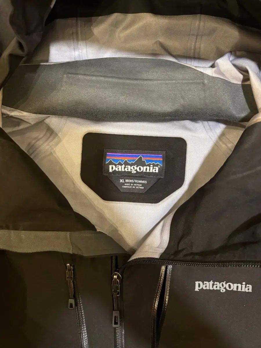 patagonia ゴアテックス ブラック ジャケット XL