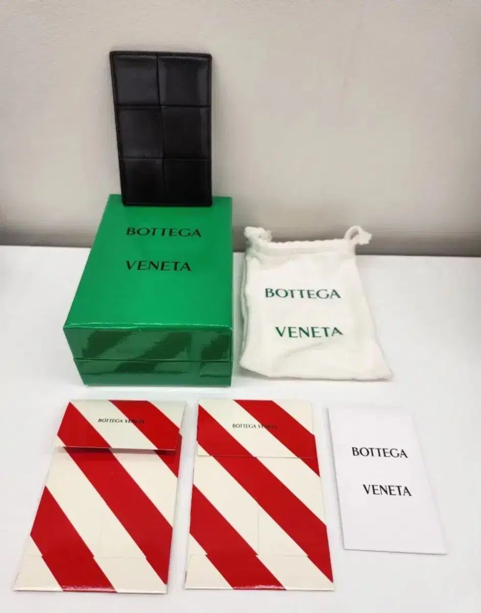 ボッテガ ヴェネタ ブラック カードウォレット フルセット