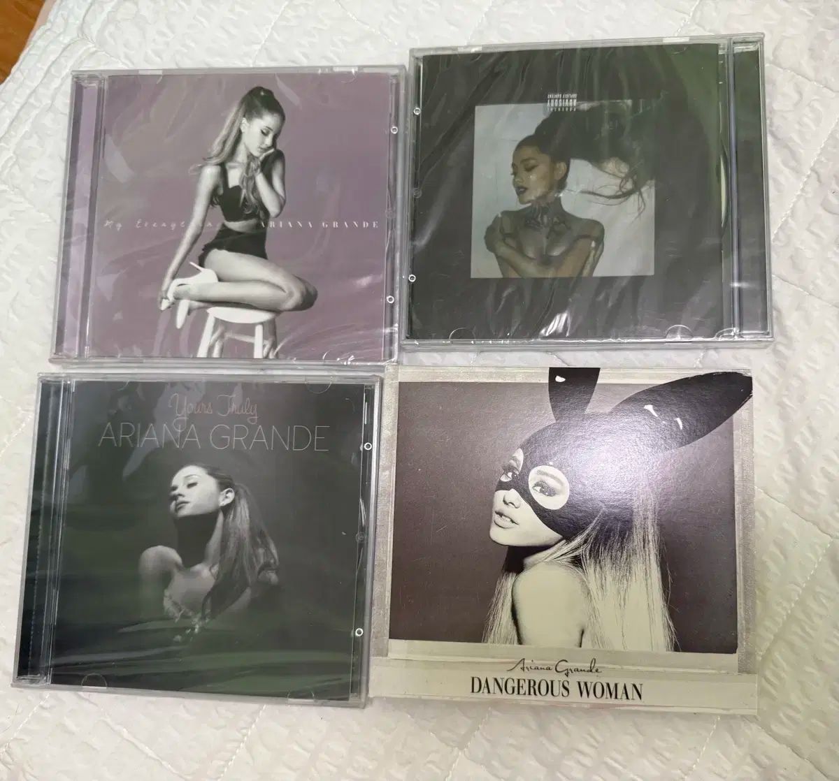 アリアナ 大きい CD アルバム