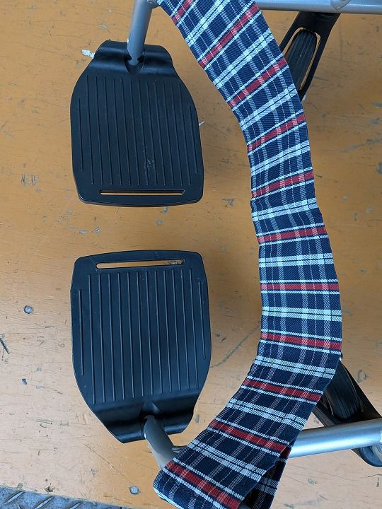 一部地域を除く ワケアリ 自走式車椅子 ノーパンク 日進 NEO-1 KM-25-1110-07