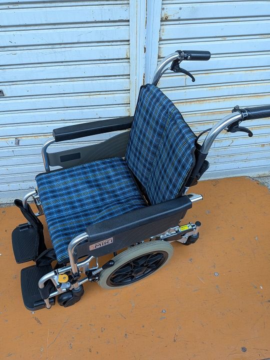 一部地域を除く レッグサポート ミキ 介助用 車椅子 SKT-6 6輪 KM-25-1110-09