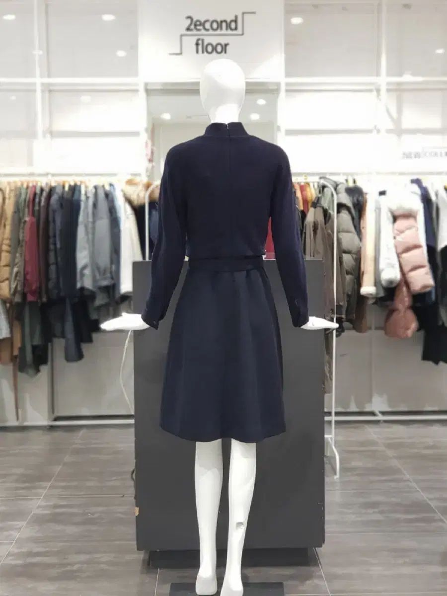 HANDSOME secondFLOOR