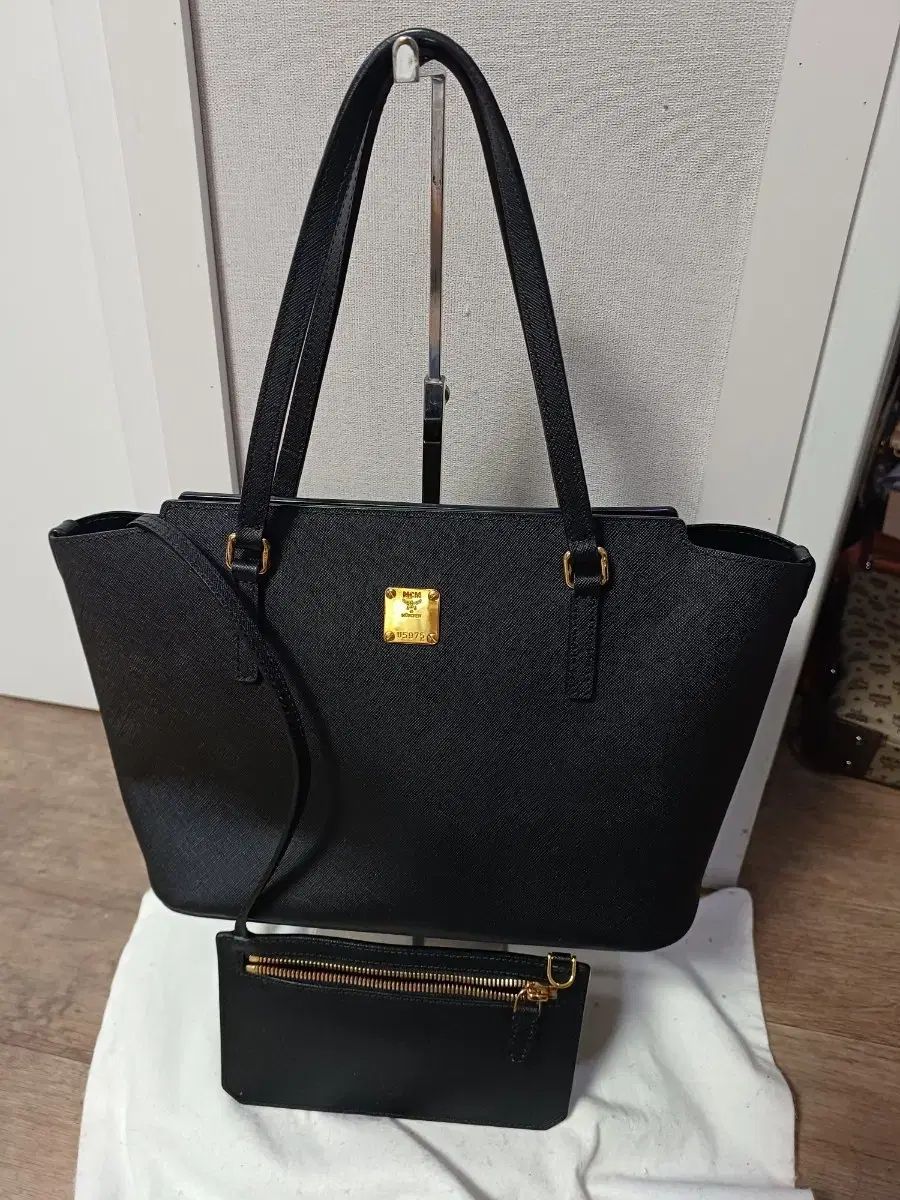 MCM エム シー エム 状態良し