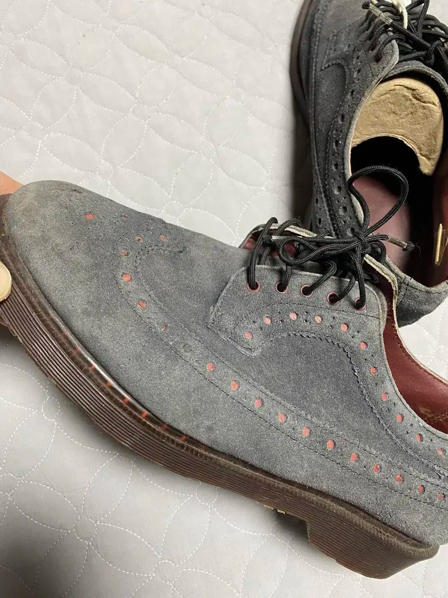 DR. MARTENS ドクターマーチン グレー スウェード ウイングチップ