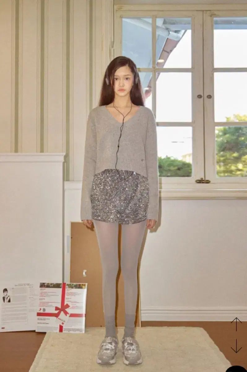 ODS Vネック クロップド グレー ニット