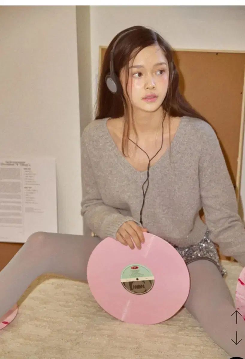 ODS Vネック クロップド グレー ニット