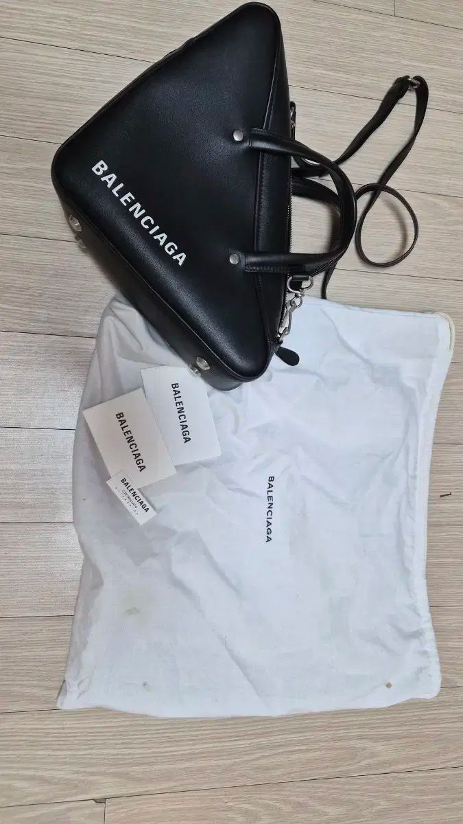  バレンシアガ トライアングルマック スモール メッセンジャーバッグ ショルダーバッグ