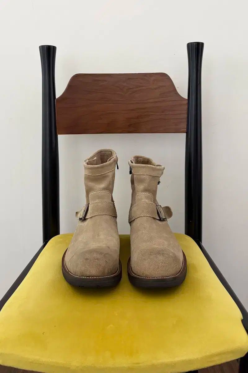 サイドバックルディテールブーツ