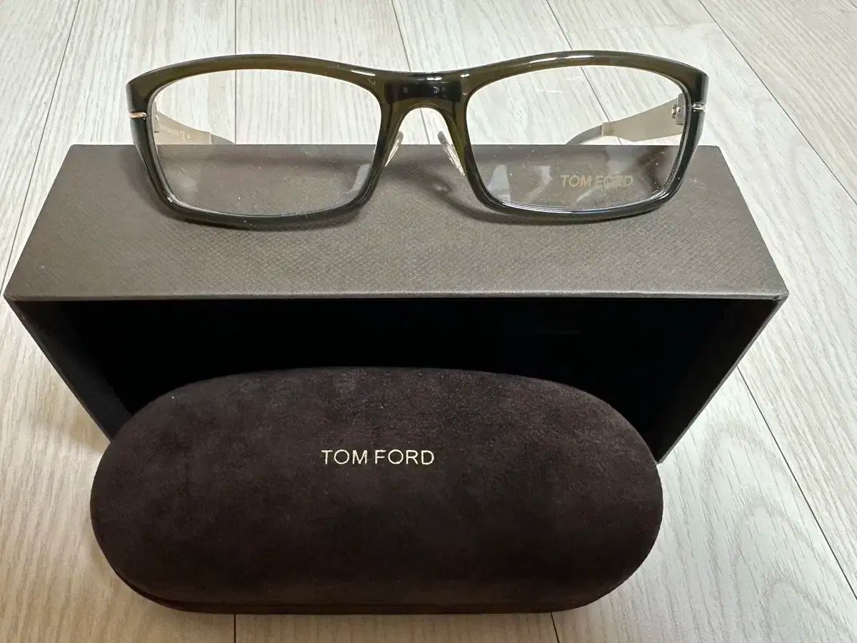 FORD トムフォード