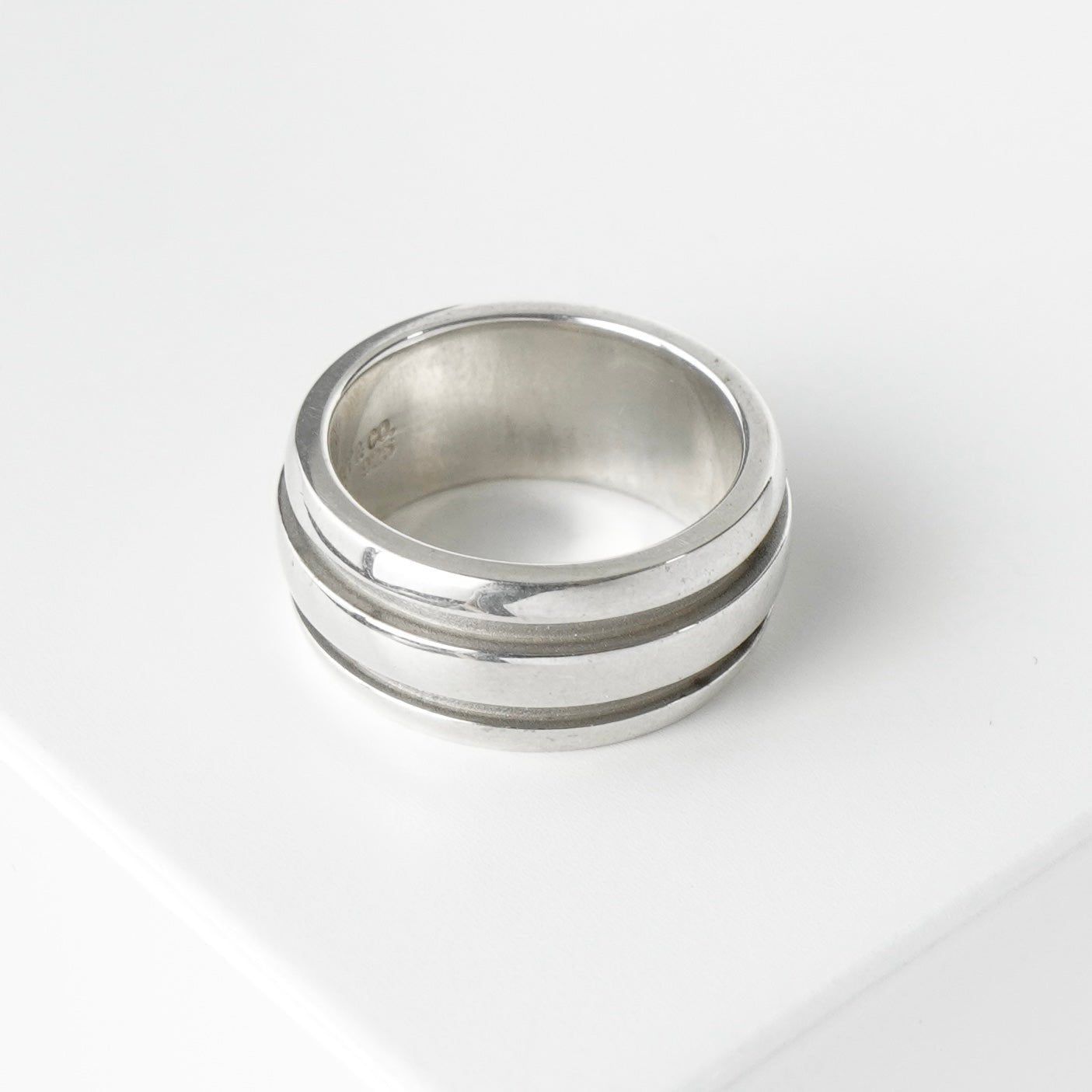 ☆SALE☆【ティファニー】グルーブド ライン リング 14号 2118