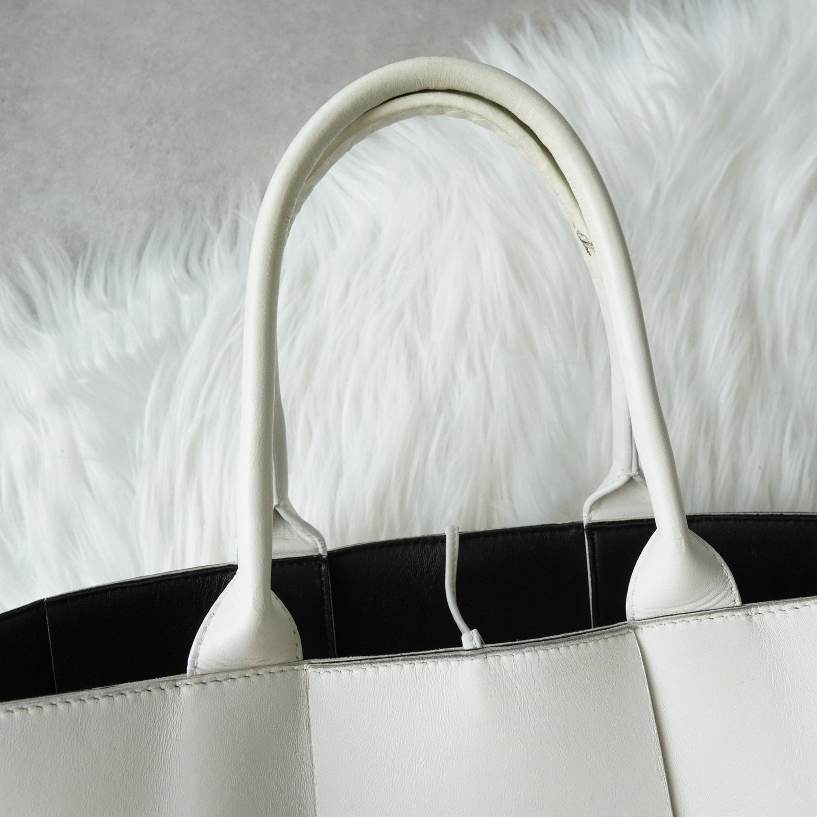 ボッテガ ヴェネタ アルコ トート マキシイントレチャート トート