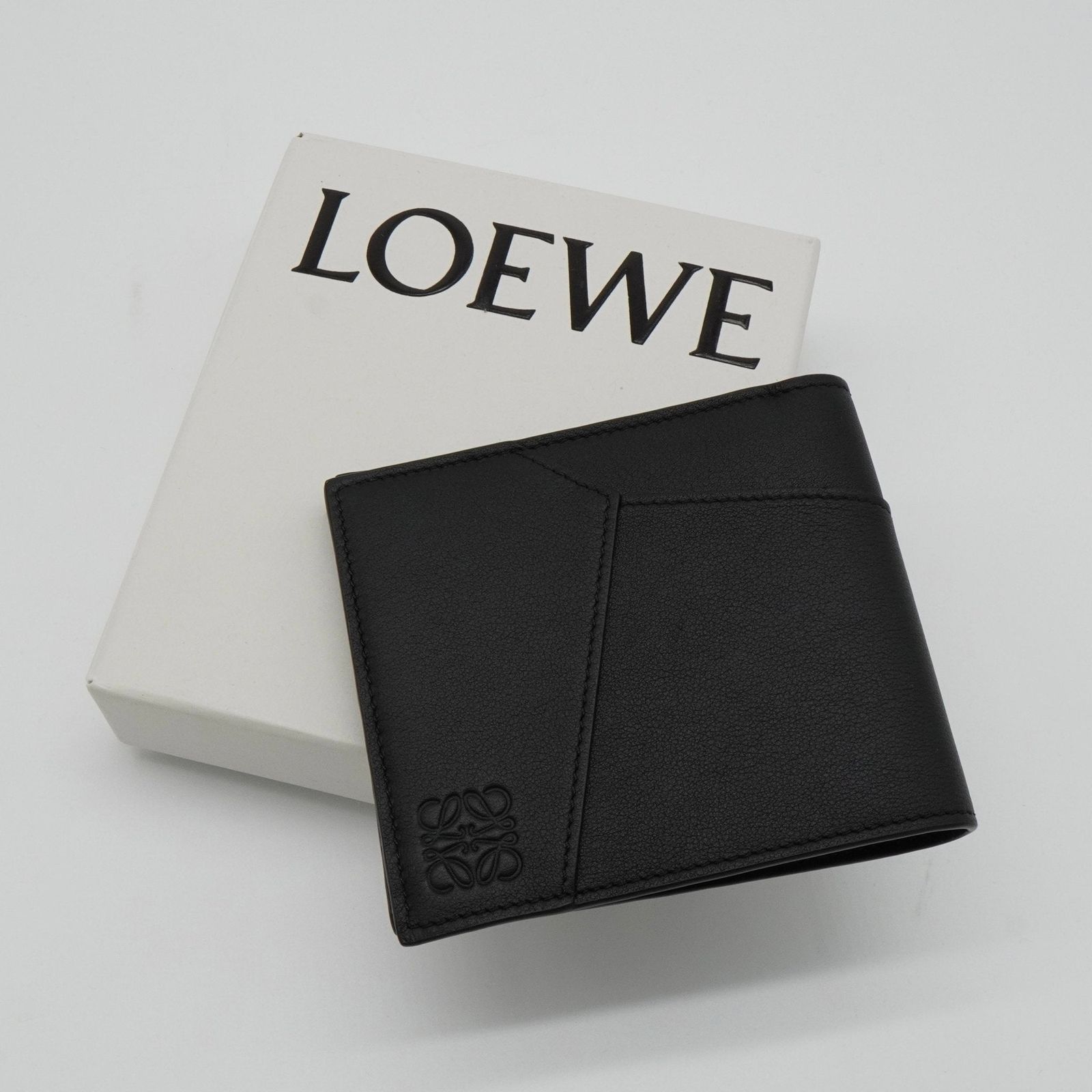 LOEWE ロエベ パズル バイフォールド 黒 レザー二つ折り 箱あり 楽天市場】LOEWE ロエベ 二つ折り財布 PUZZLE BIFOLD パズル バイ
