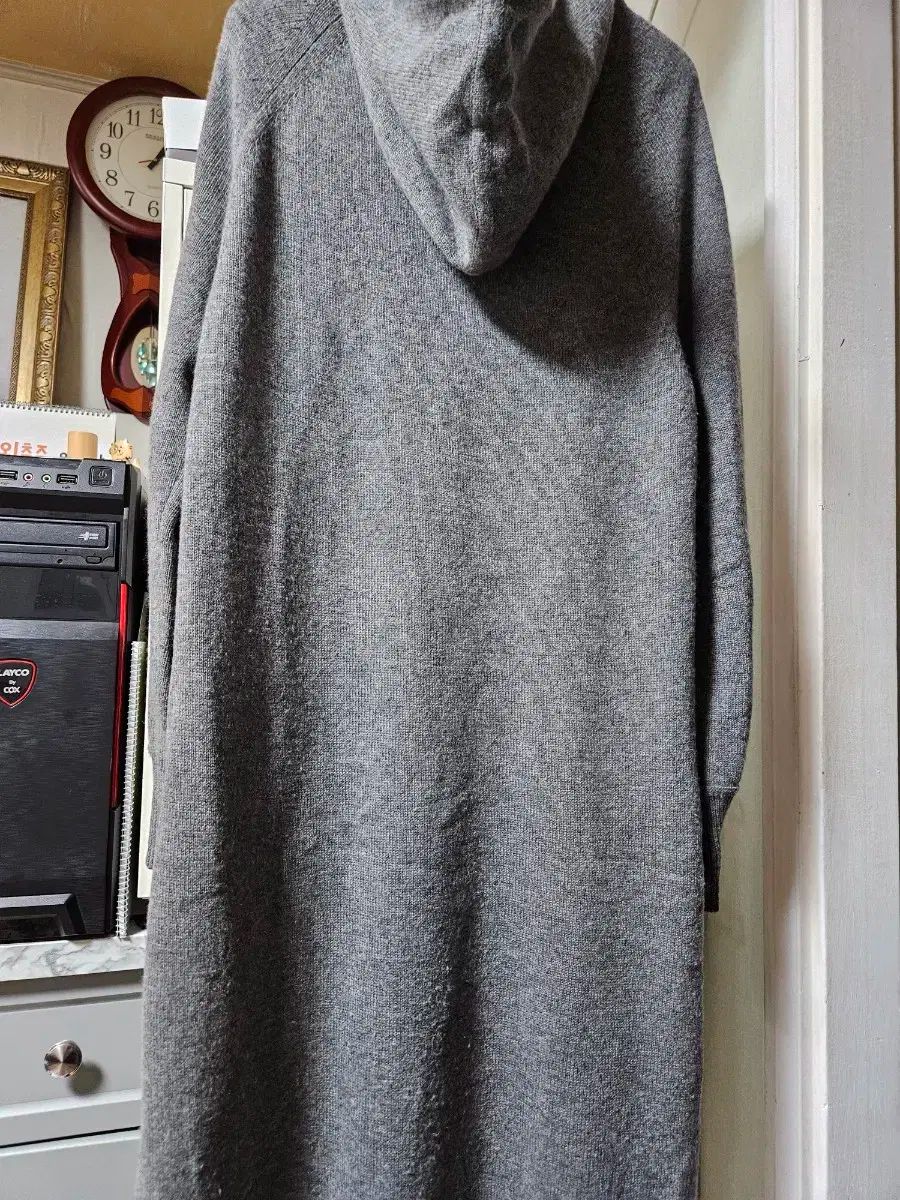 アッテヴァネッサ ブリューノ ロング フーディー ONE PIECE