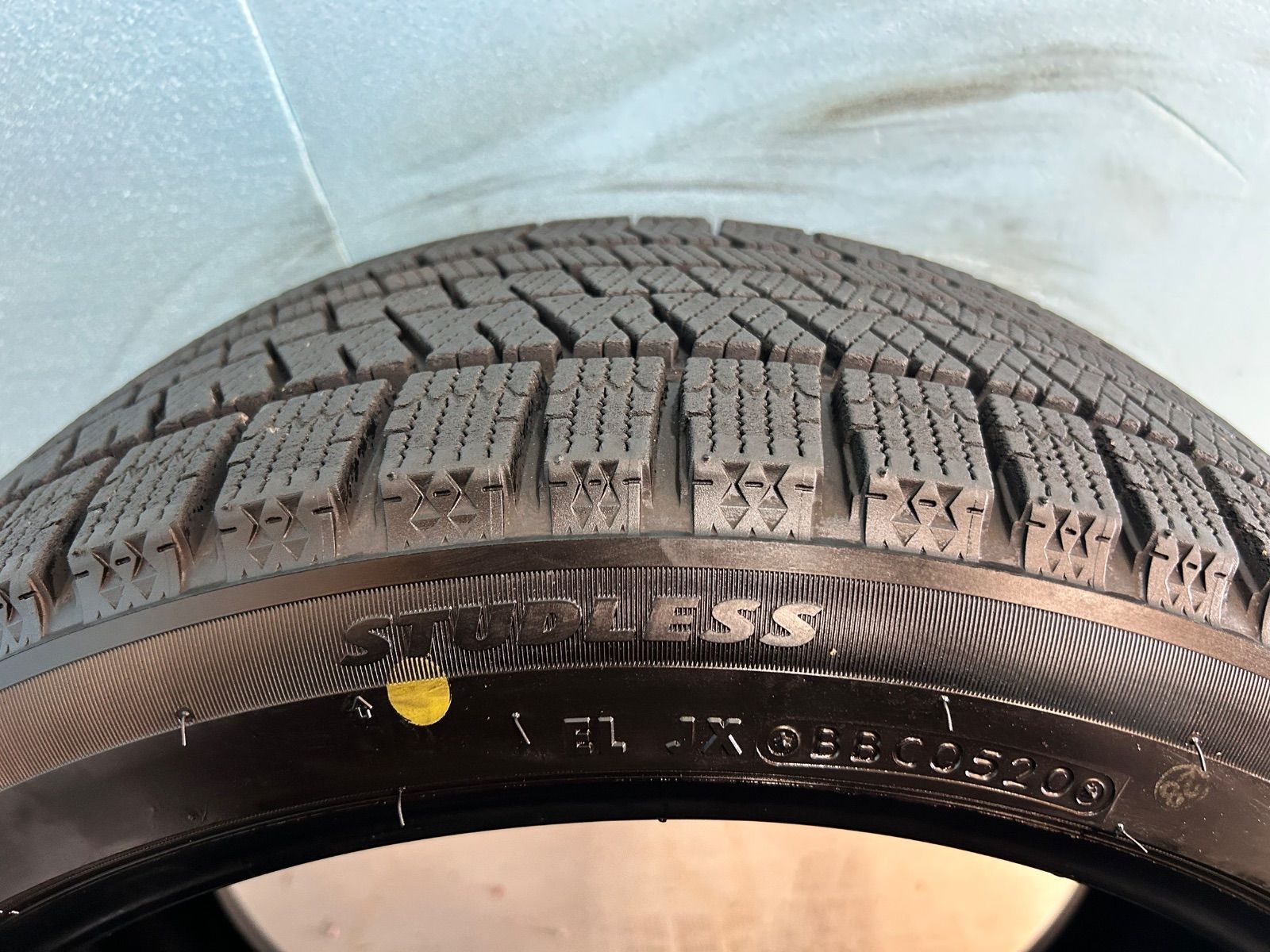 スタッドレスタイヤ