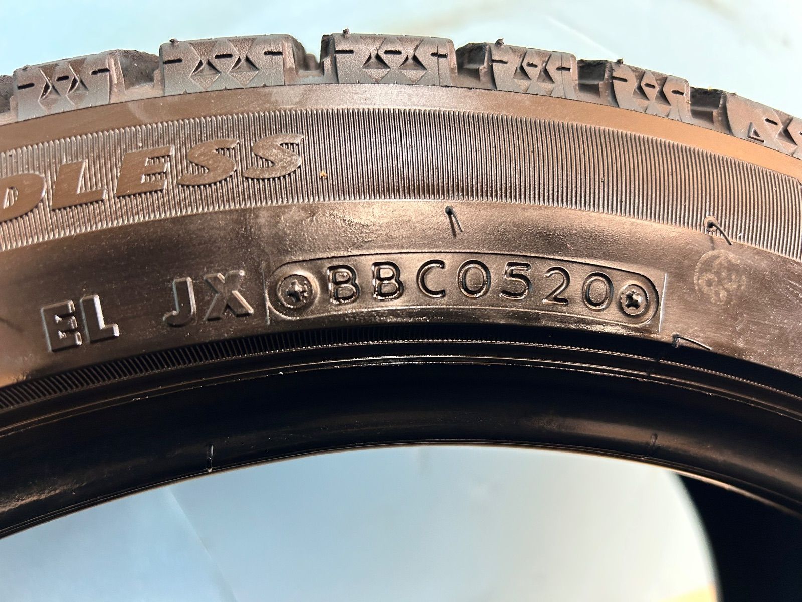 スタッドレスタイヤ BLIZZAK