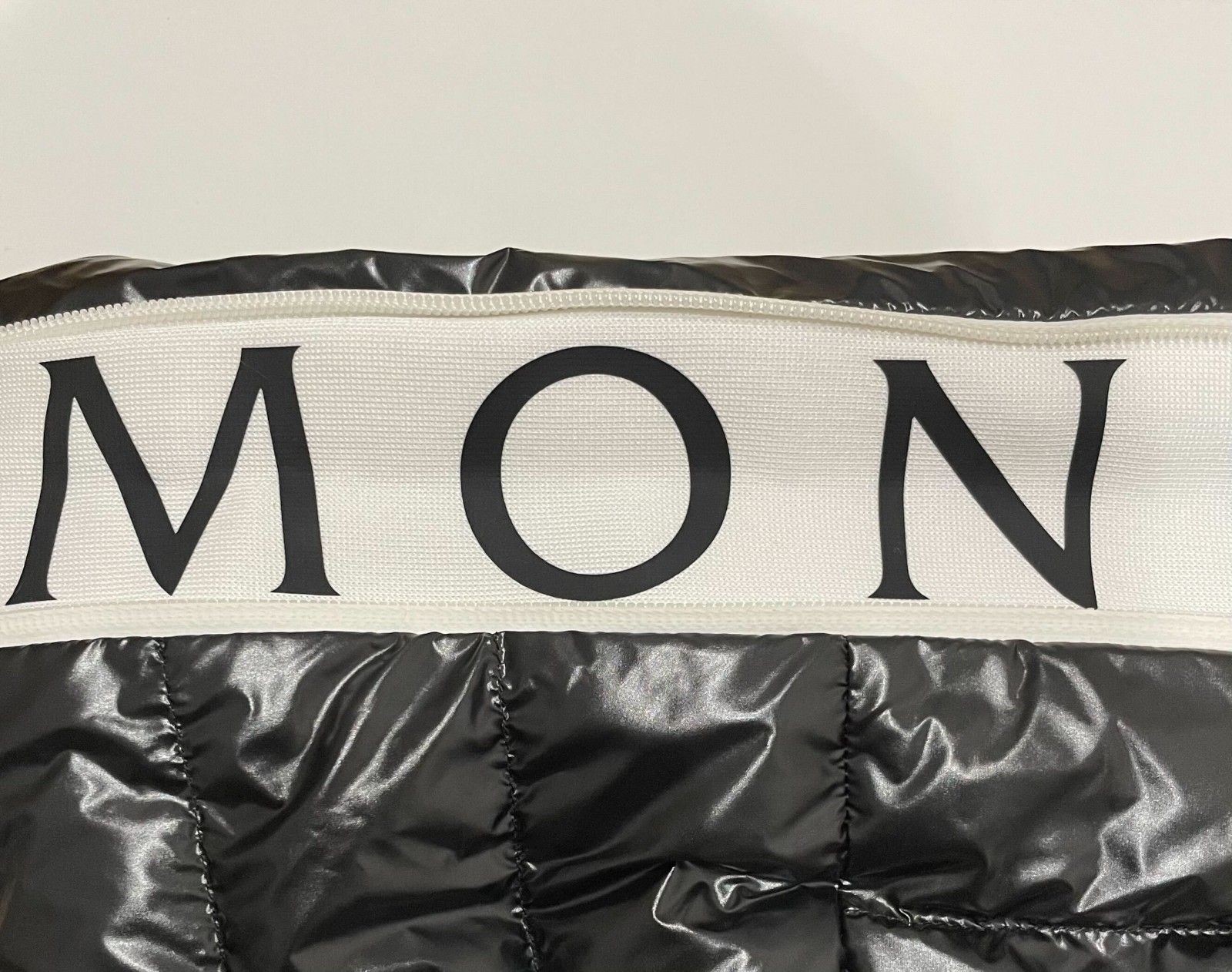 MONCLER/L（3） /ブラック /ダウンジャケット/AKAISHI/型番 I10911A00059 596J9 MONCLER/L（3） /ブラック /ダウンジャケット/AKAISHI/型番