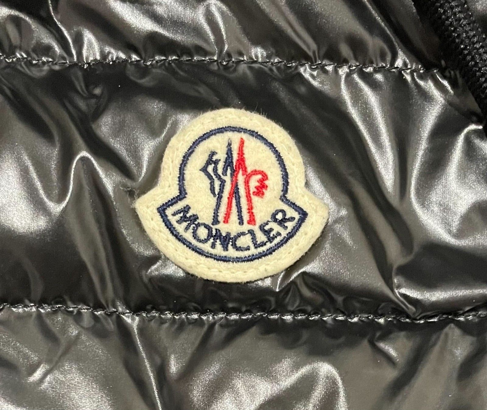 MONCLER/L（3） /ブラック /ダウンジャケット/AKAISHI/型番 I10911A00059 596J9 MONCLER/L（3） /ブラック /ダウンジャケット/AKAISHI/型番